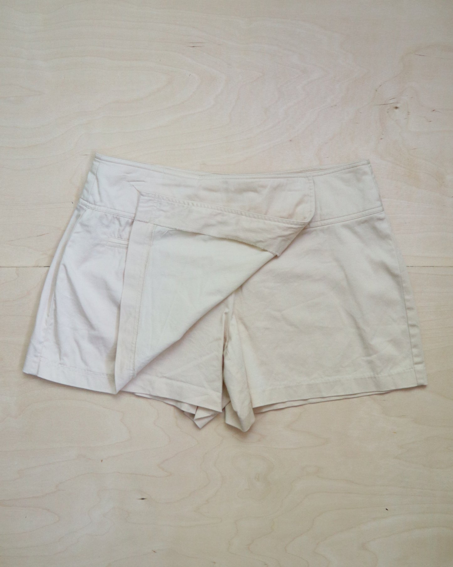 Cream Skort (M/L)