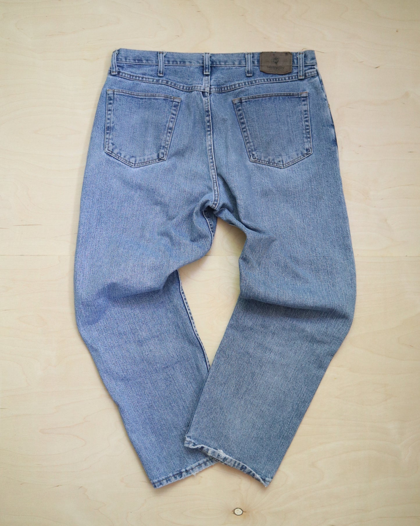 Wrangler Light Washed Jeans (36")